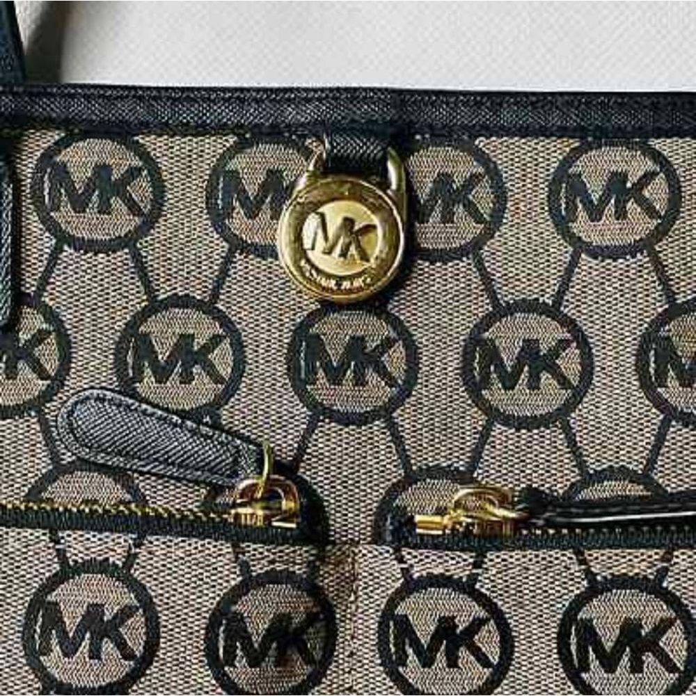 Michael Kors Kempton Purse  - Picture 2 of 7